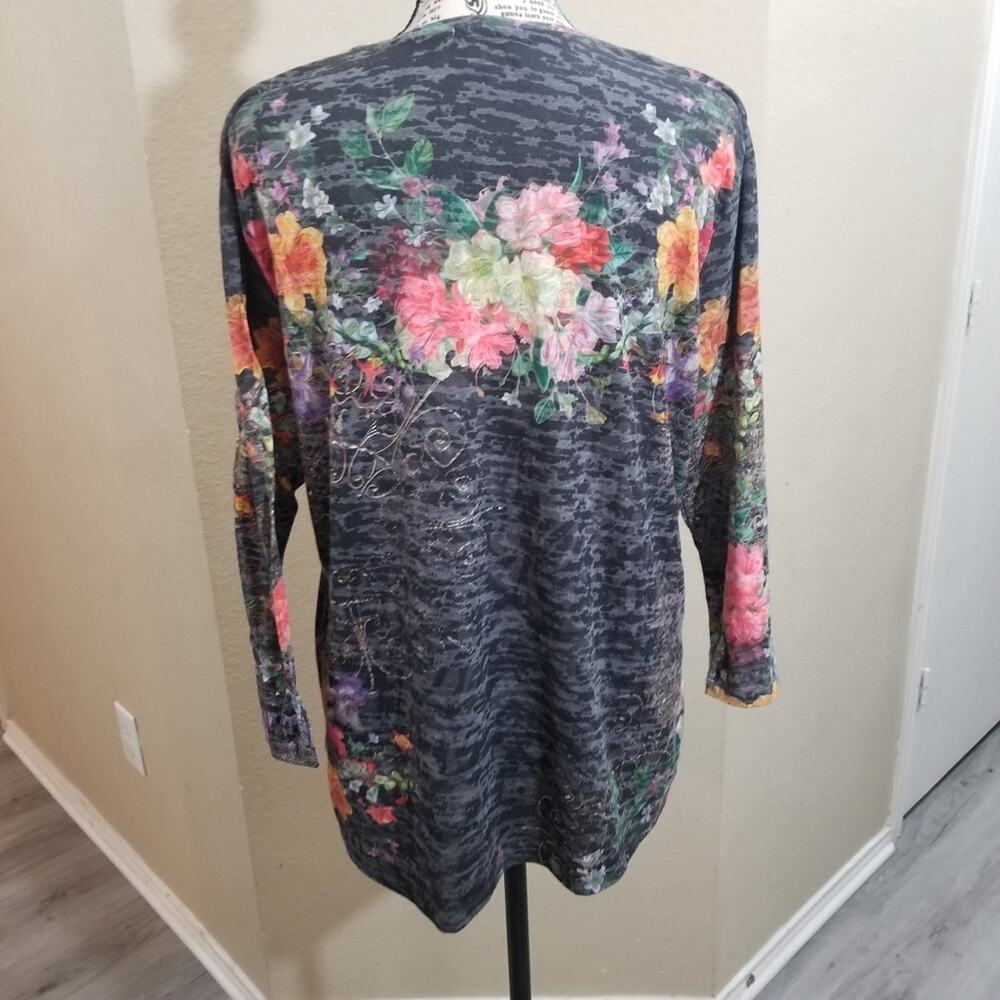 REBA floral top size‎ large - Picture 3 of 12